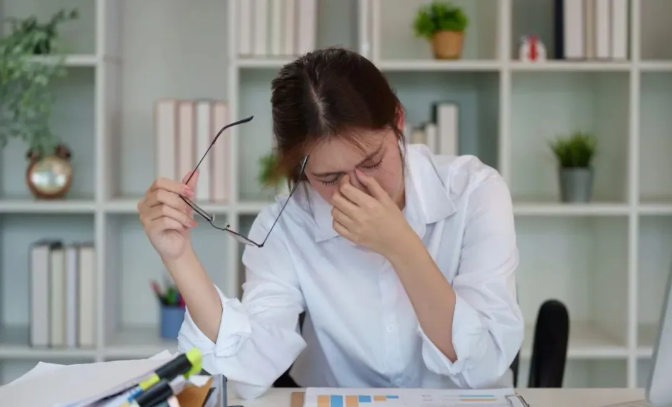 晨起 4 个 “异常信号” 别忽视！可能是血脂在 “报警”，再不干预小心心脑血管出大事-云欣小站