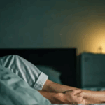 肝不好，看腿就知道！这4种异常要当心！6个小习惯+2个简单穴位，教你把肝快速养回来!-云欣小站